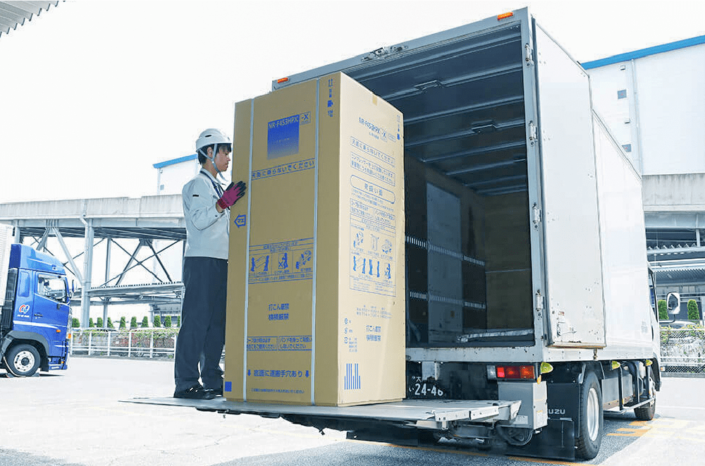 量販⼀括物流センター運営