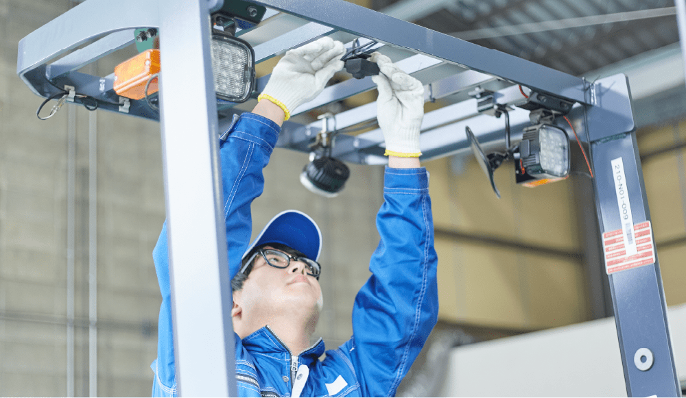 フォークリフト安全補助機器取付けサービス